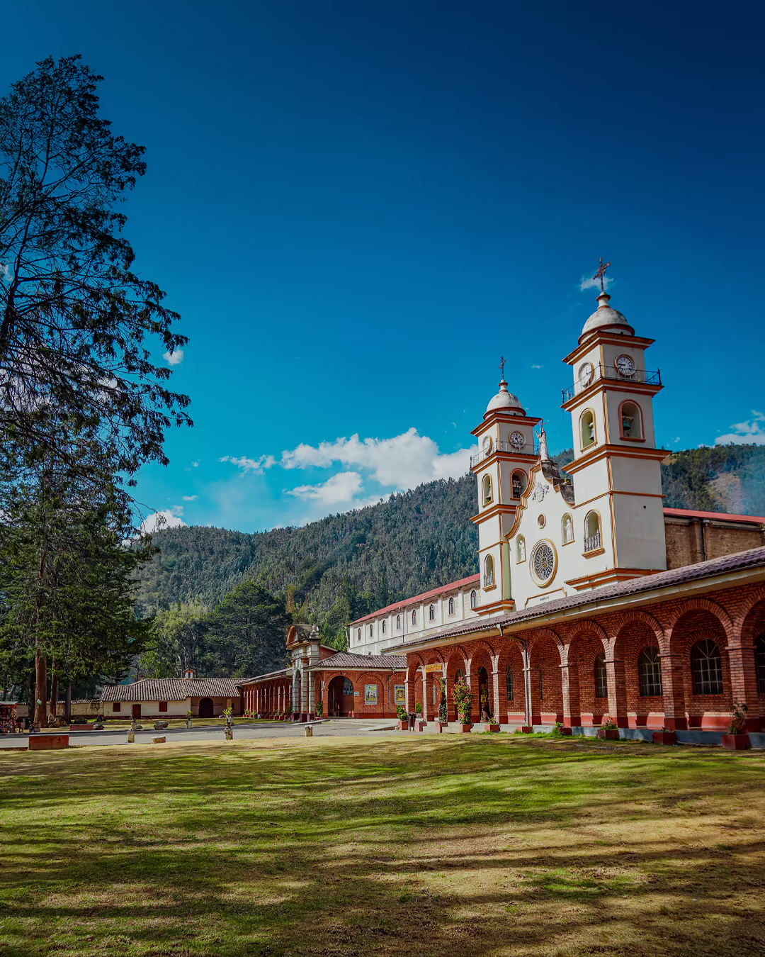 Convento de Santa Rosa de Ocopa, Junín - Alquila un auto y viaja en Fiestas Patrias