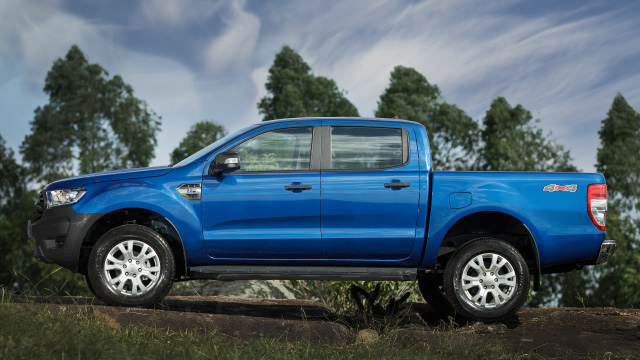 Vehicle Rental Ford Ranger 2023